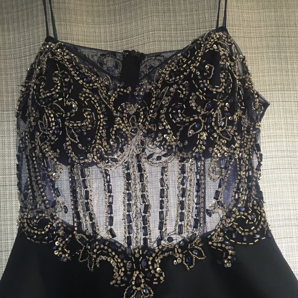 Prom/Homecoming Dresses - Picture 2 of 8